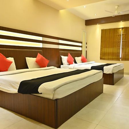 Hotel Royal Cottage Kanpur Esterno foto