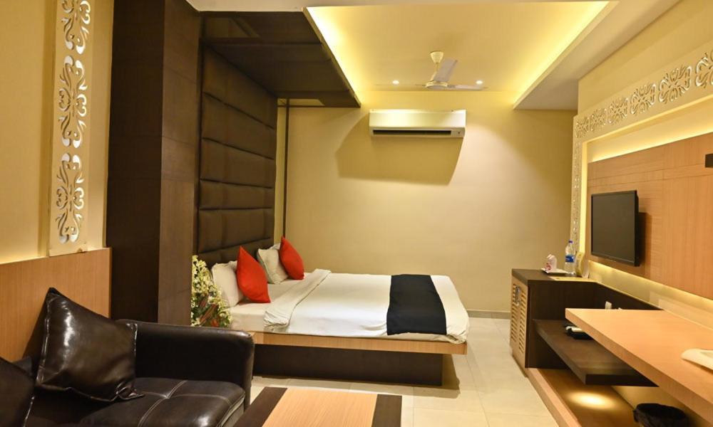 Hotel Royal Cottage Kanpur Esterno foto