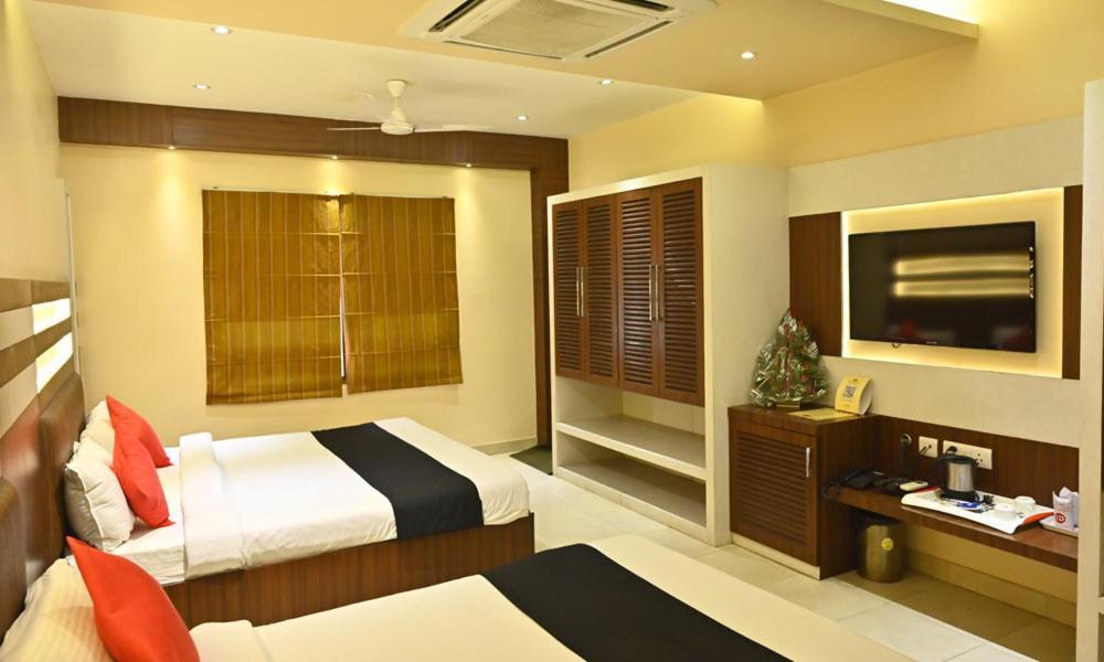 Hotel Royal Cottage Kanpur Esterno foto