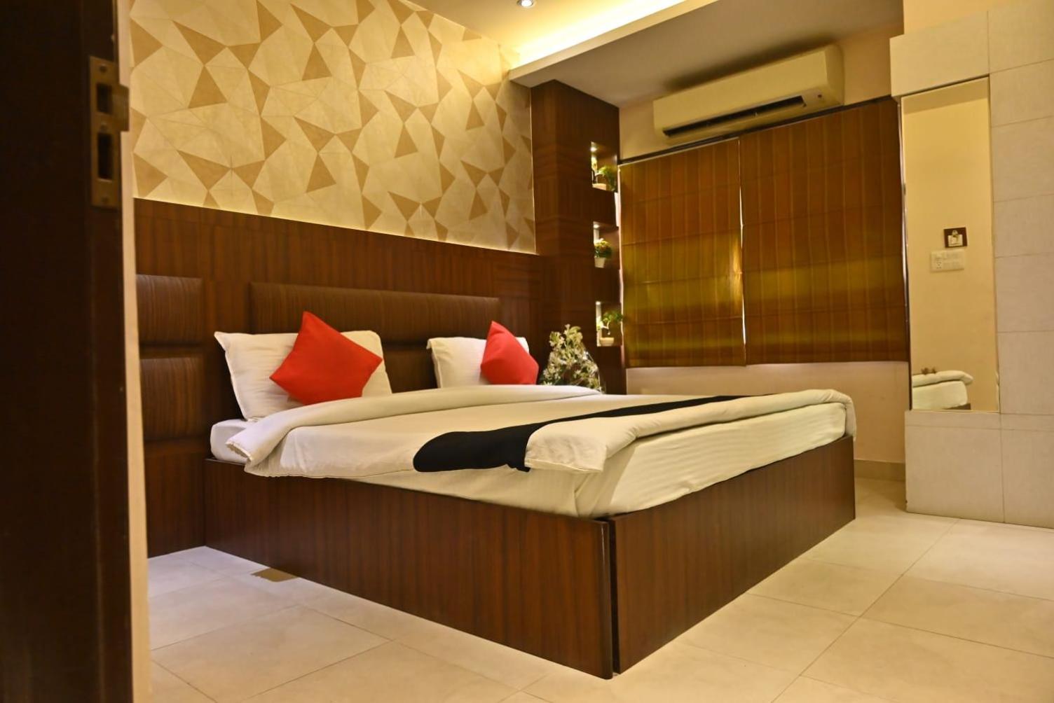 Hotel Royal Cottage Kanpur Esterno foto