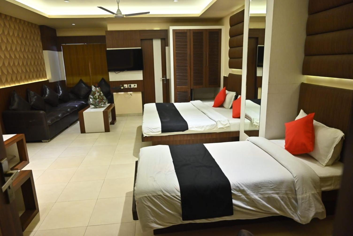 Hotel Royal Cottage Kanpur Esterno foto